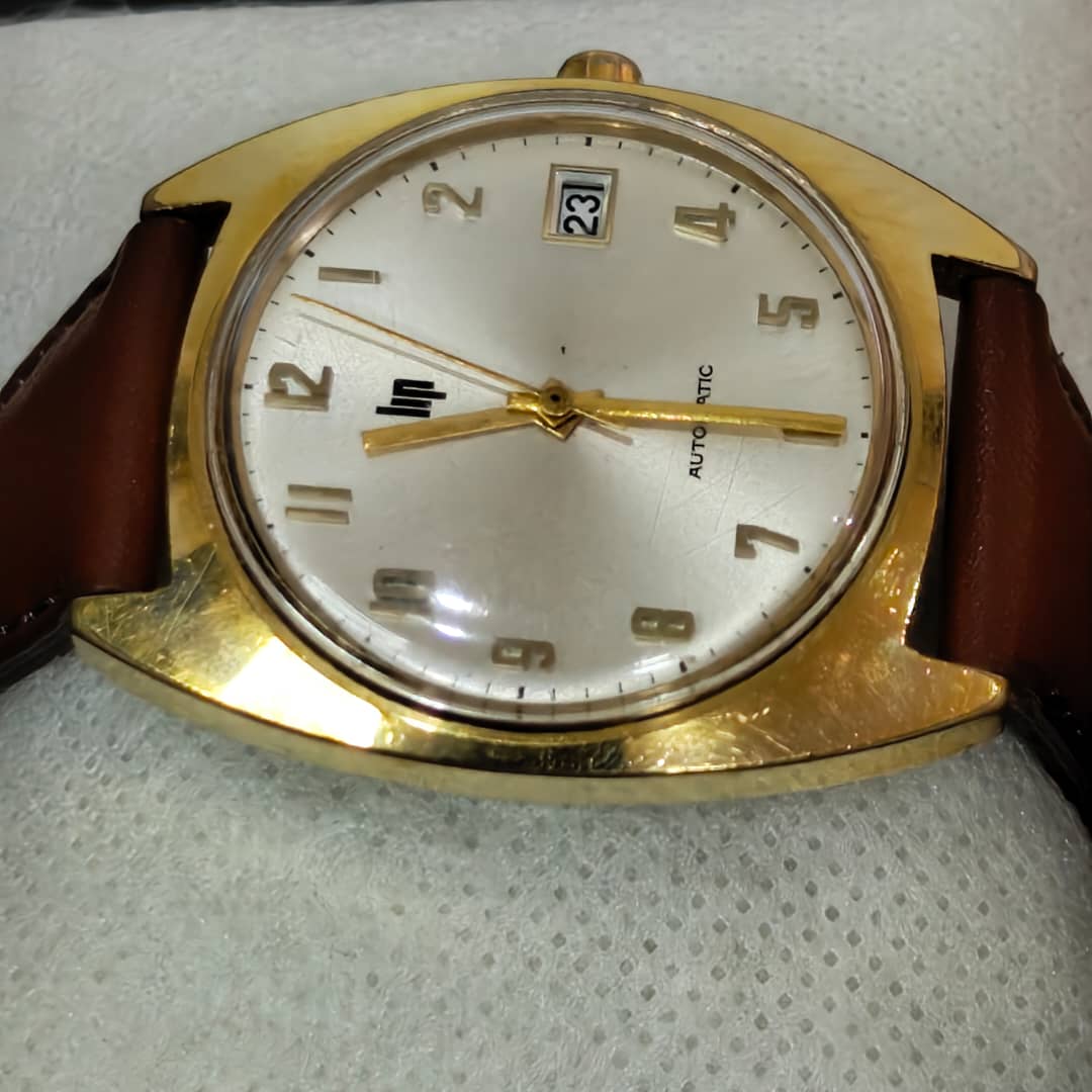 Montre lip automatique original/زوج ملايين ونصف 
38mm
Prix 25000