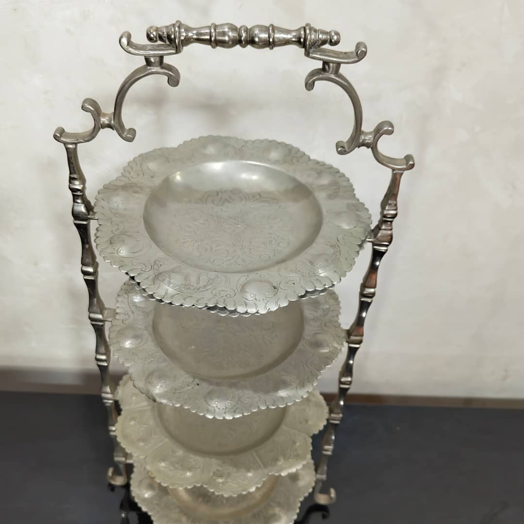 تحفة عتيقة خاصة بالحلويات
52/22cm
Prix 16000