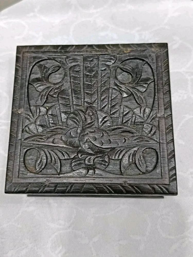 صندوق مجوهرات فارسي منقوش
10cm/10cm