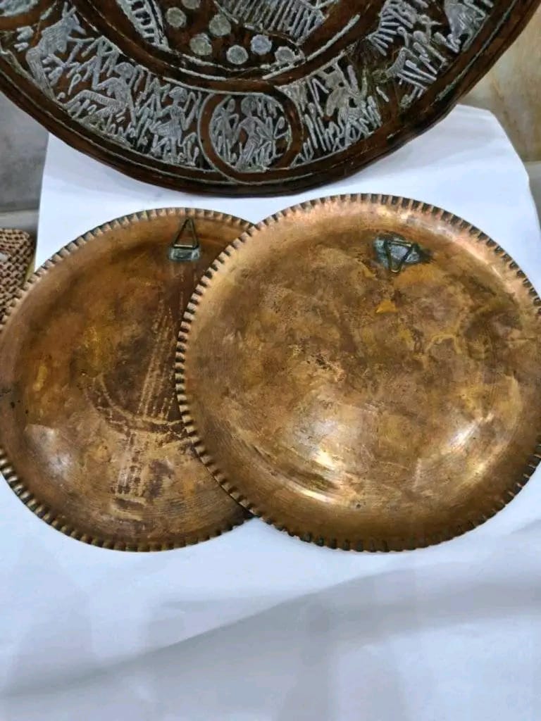 سنيوات نحاسية قديمة