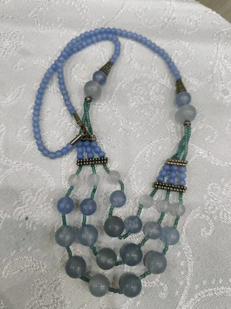 عقد بحجر عقيق سماوي
