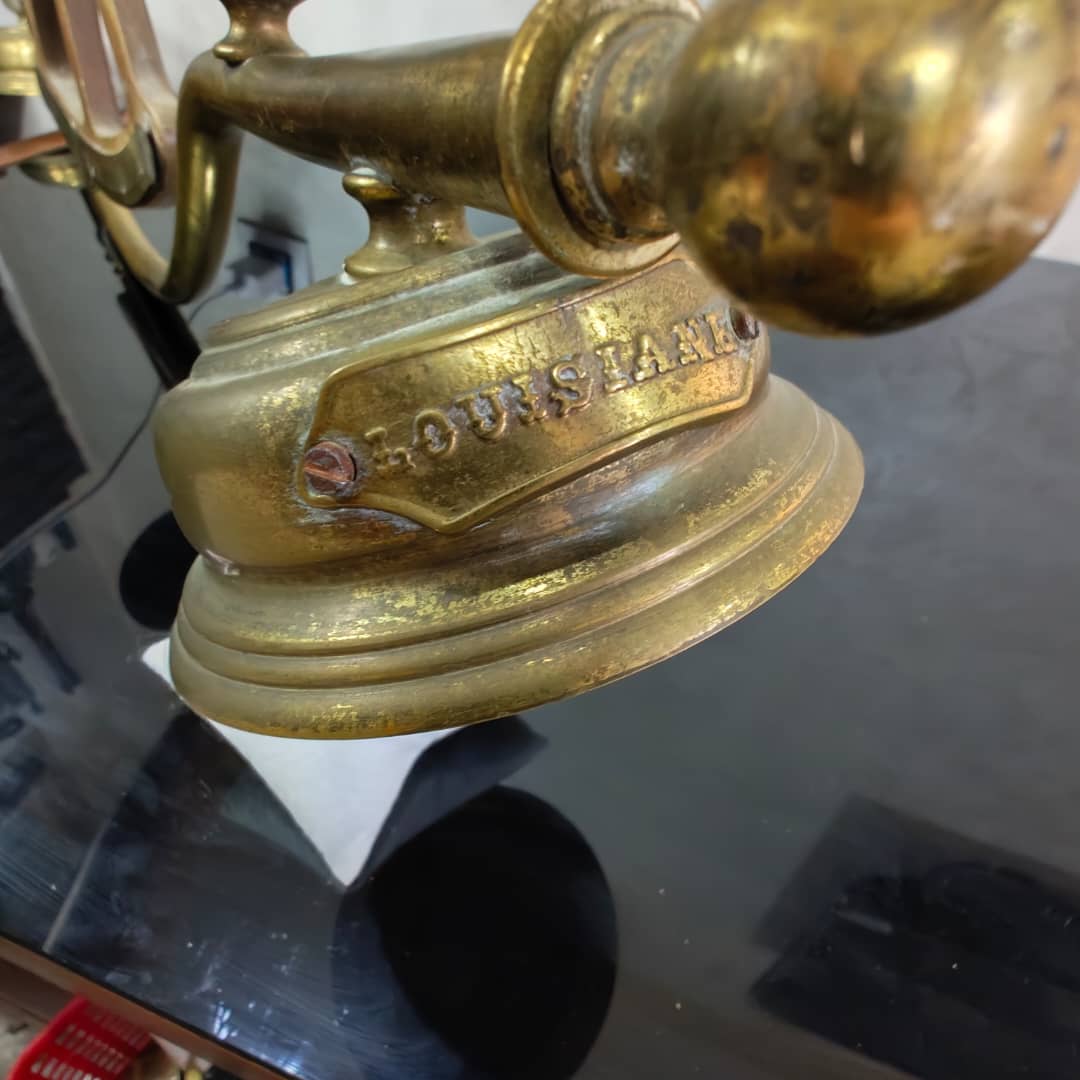 Ancien lustre louisaine Art déco signé rare original 
95cm/65cm
Prix 35000