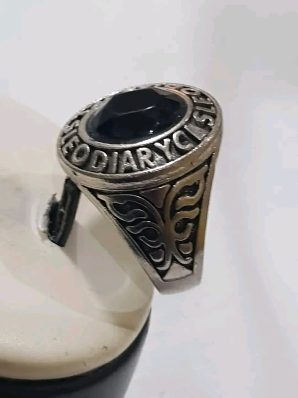 خاتم معدني
