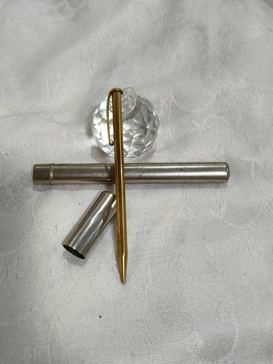 Stylo ancien عاطل