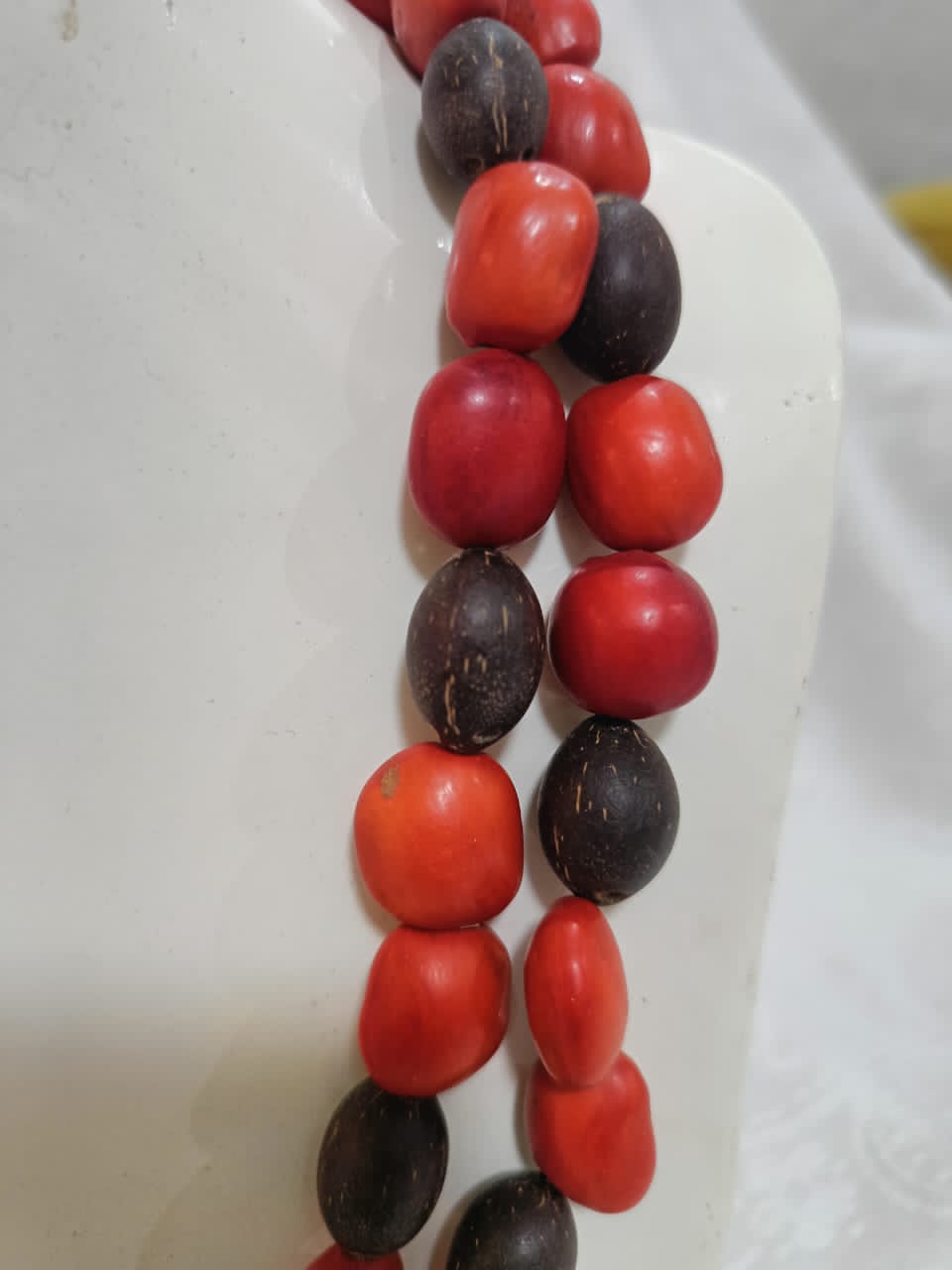 عقد طويل بذور نادرة