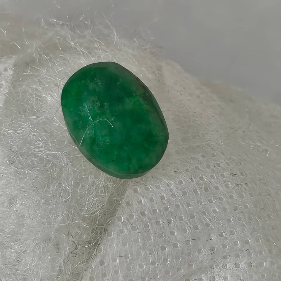 فص حجر زمرد طبيعي 
سعر 15000