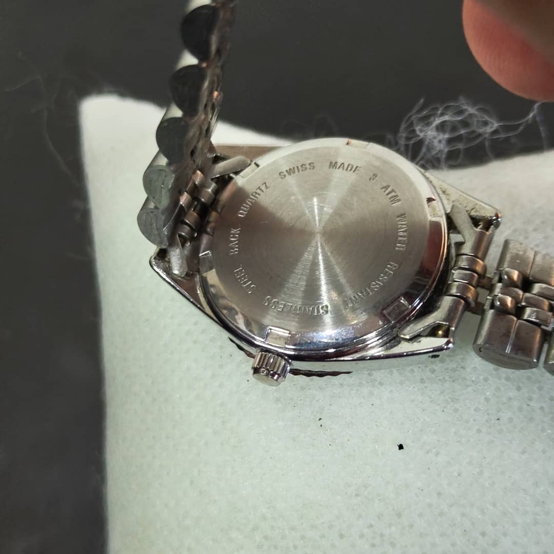 Montre curtis Genève quartz femme/ثمنمية ألف
سعر 8000