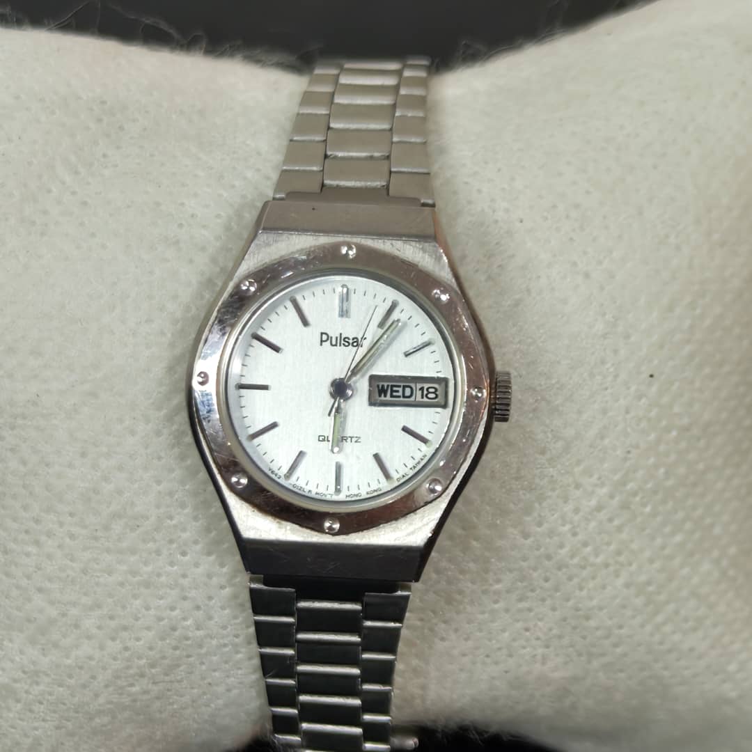Montre pulsar femme quartz original 
Prix 8000