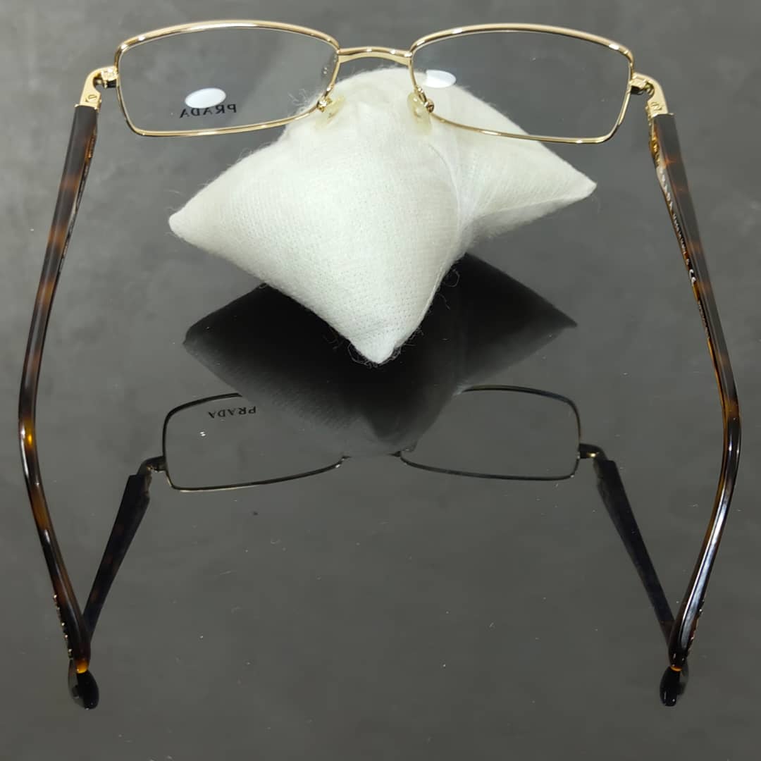 Lunette prada original 
52/17
Prix 15000