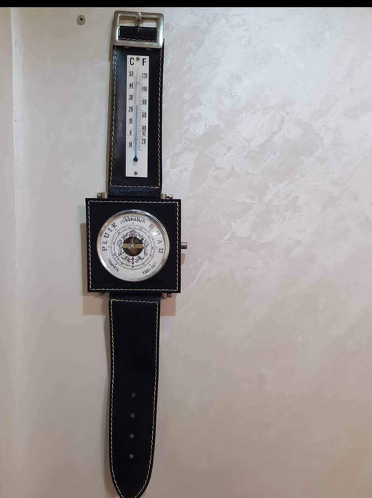 جهاز قياس الزلازل ولاهتزازات والحرارة
طوله 60 cm