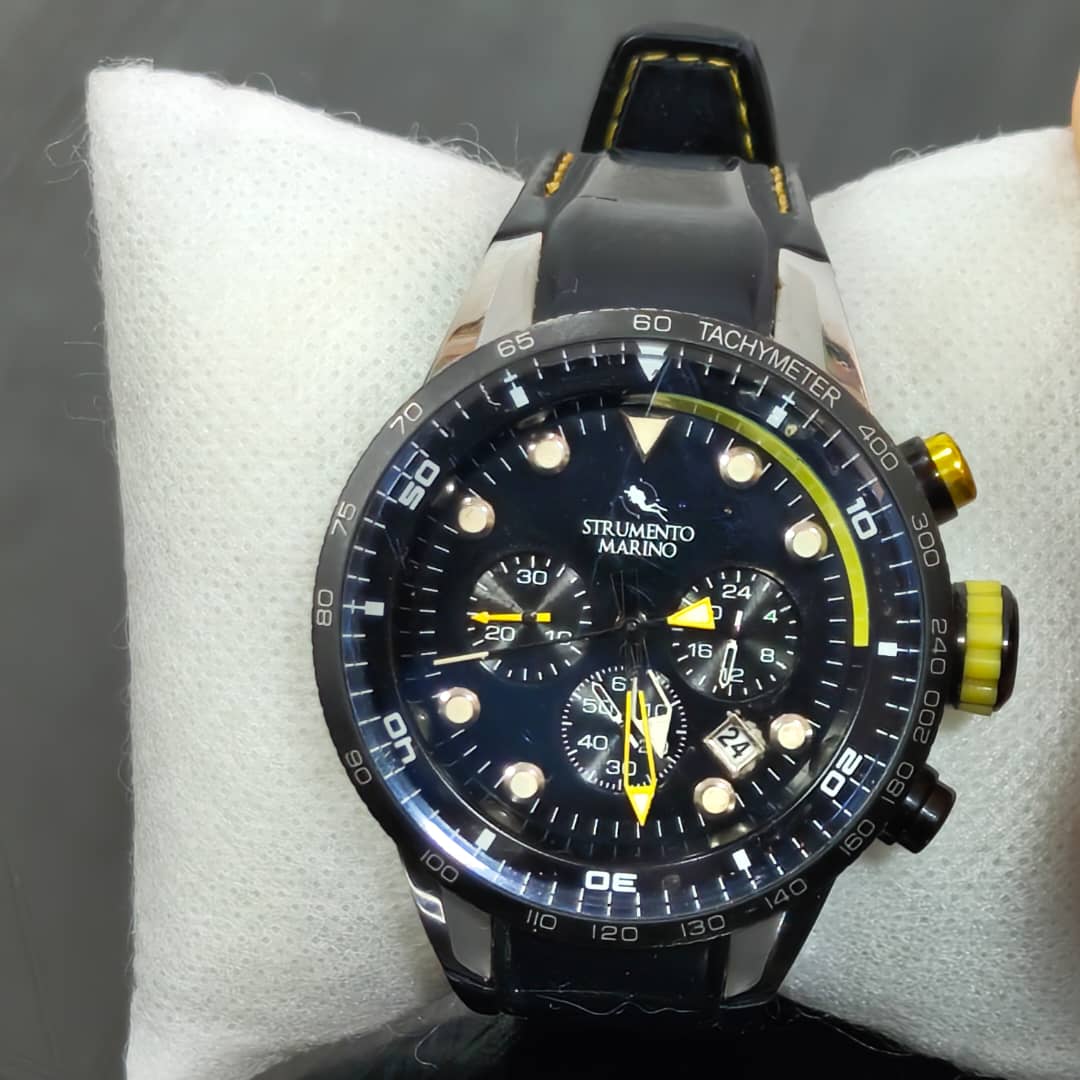 Montre strumento Marino chronographe Quartz original/ زوج ملايين ونصف 
40mm
Prix 25000