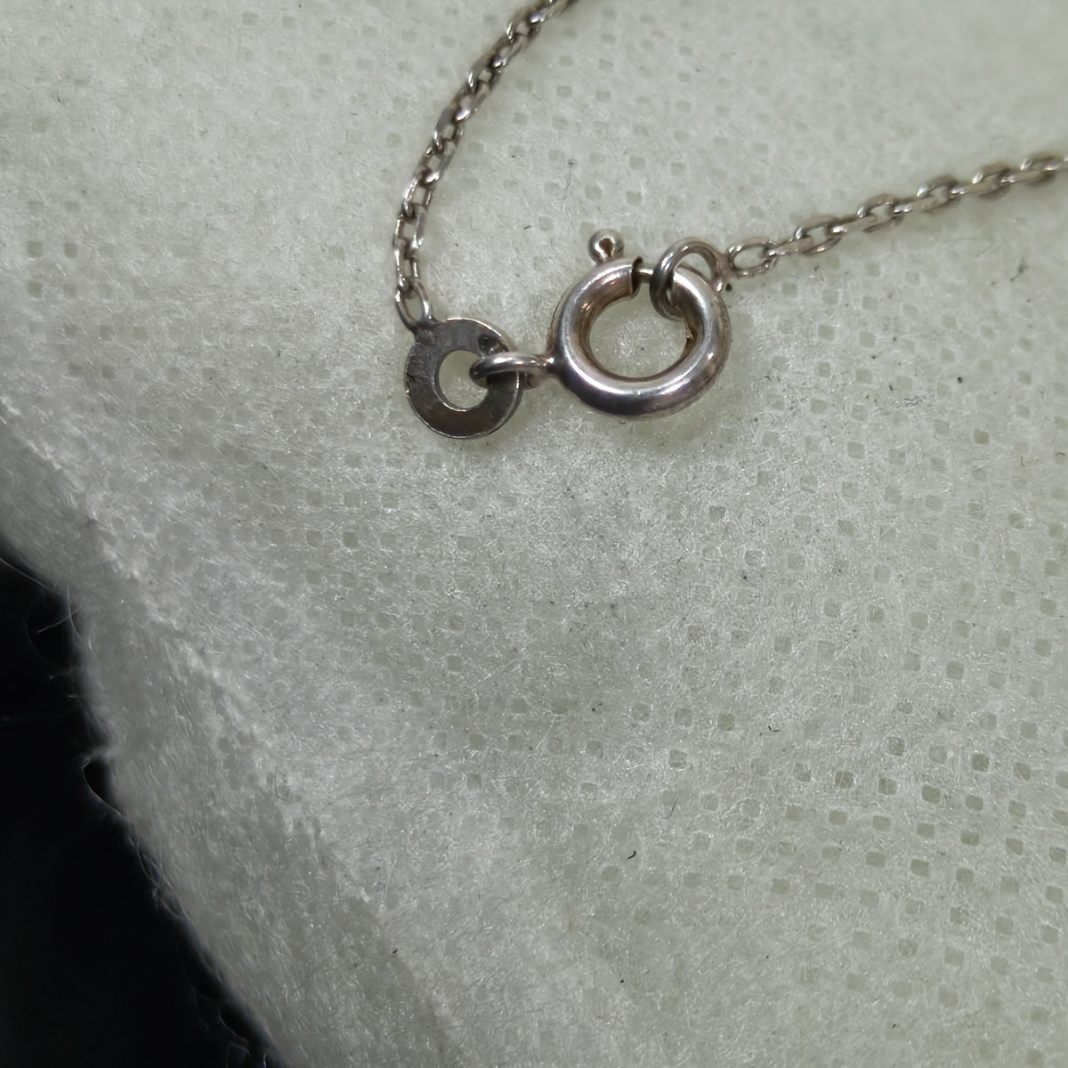 سلسلة فضة تحفة 
طول مغلق 20cm