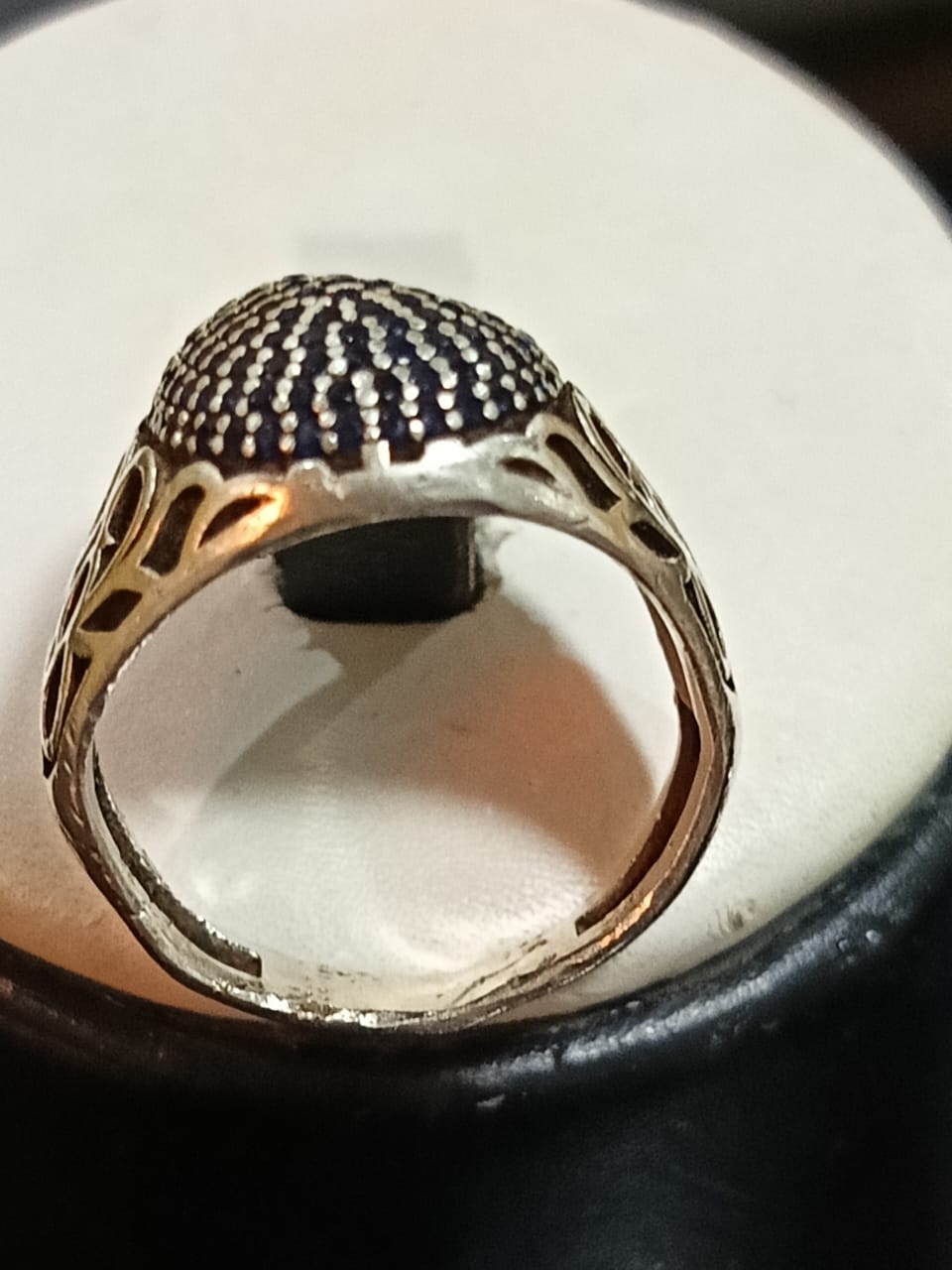 خاتم فضة مرصع بحجر سفير أزرق