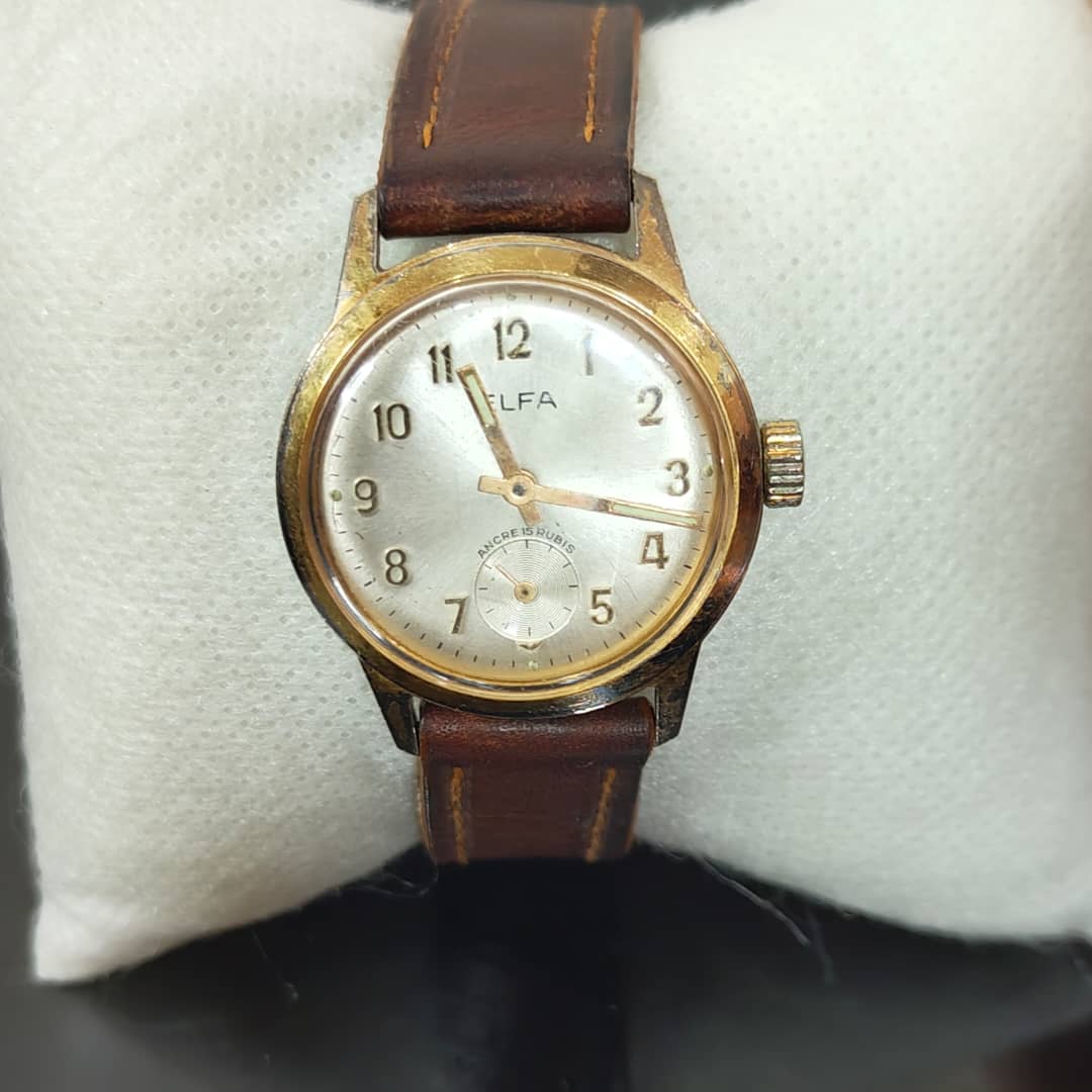 Montre elfa mécanique vintage original 
34mm
Prix 10000