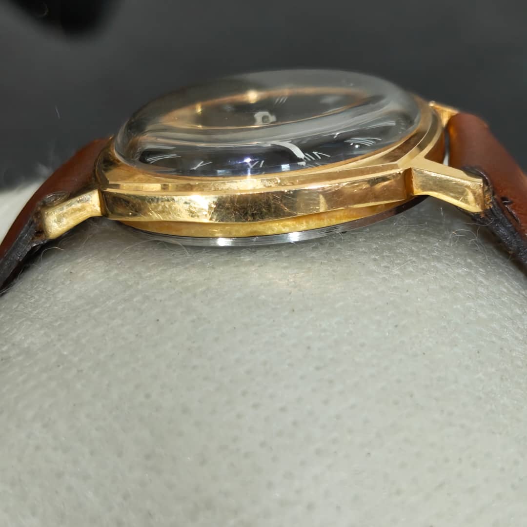 Montre elgé mécanique vintage original 
36mm
Prix 12000