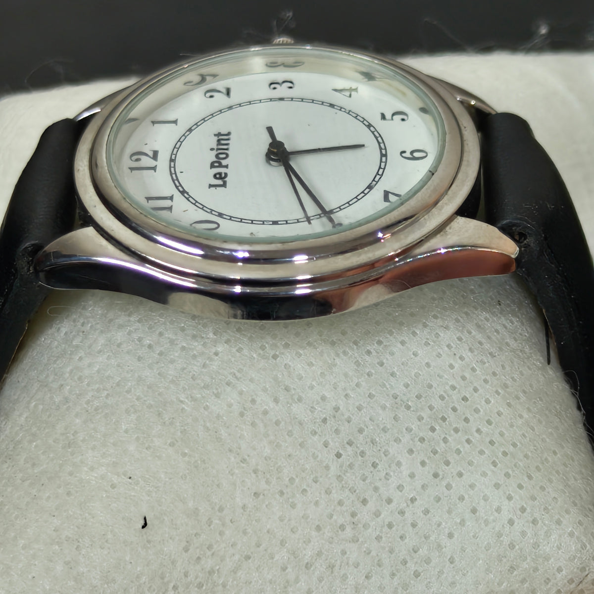 Montre le point Quartz 
38mm