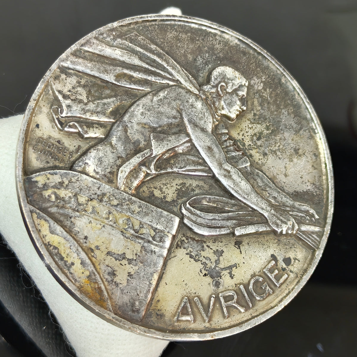 Ancien médaille argenté1979
قطر 8cm