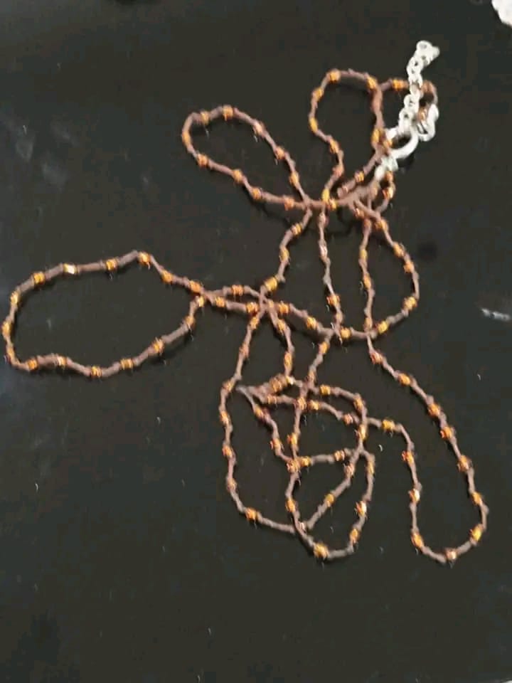 عقد جميل طوله 30cm