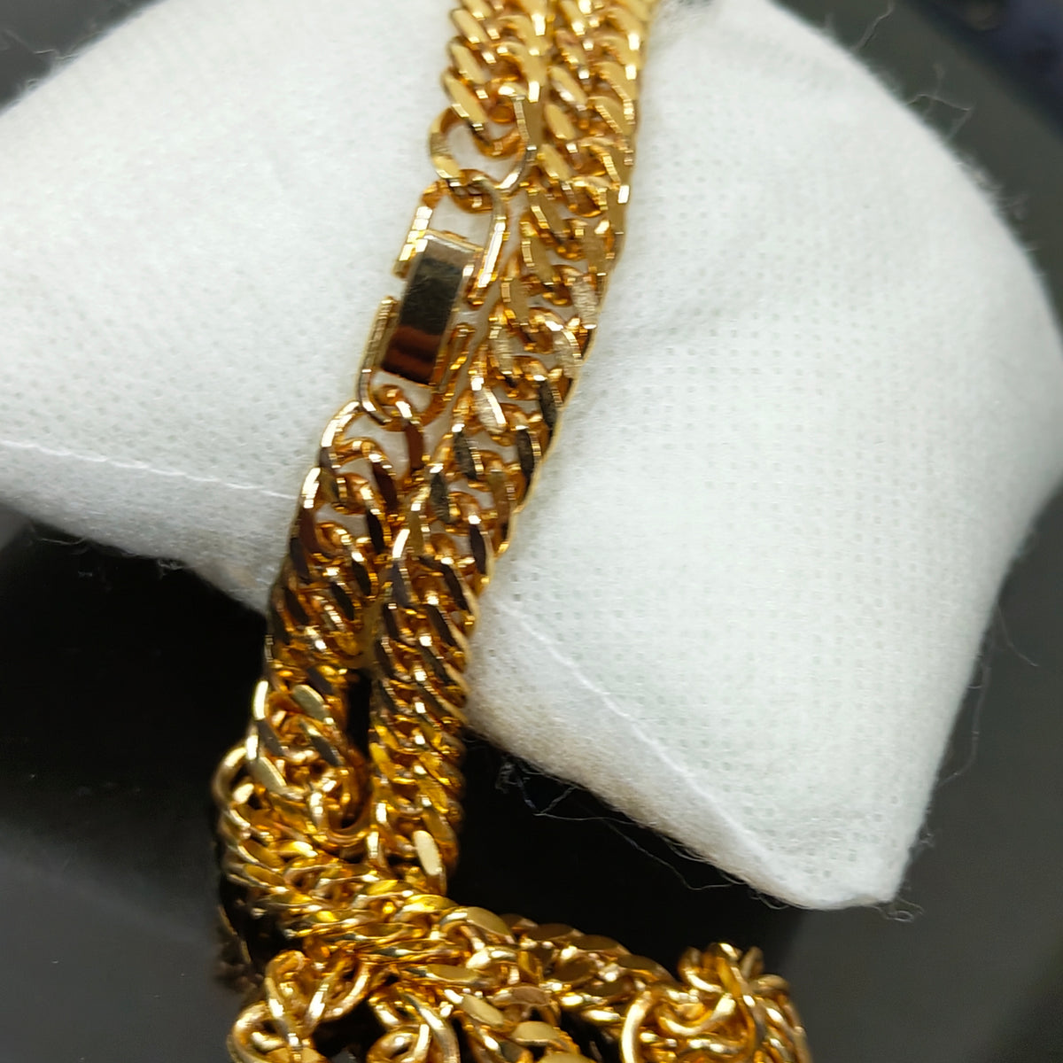 سلسلة بلاكي فرنسي حر 
طول 28cm
Prix 15000