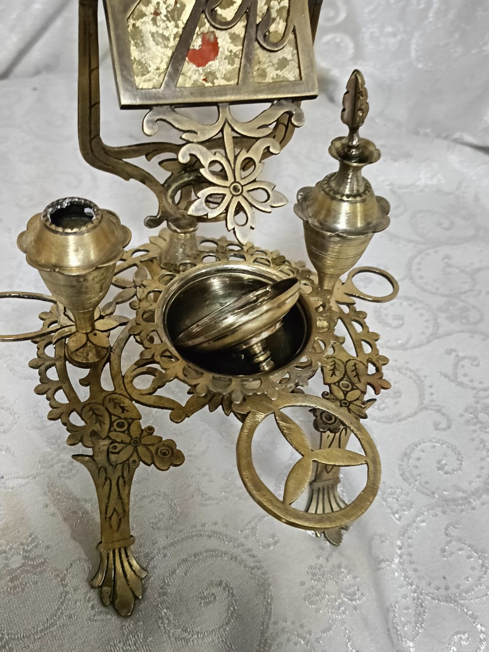 طاولة زينة عربية قديمة