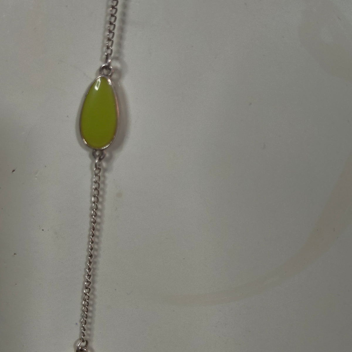 سلسلة فضة طويلة بالعقيق
طول مغلق 36cm