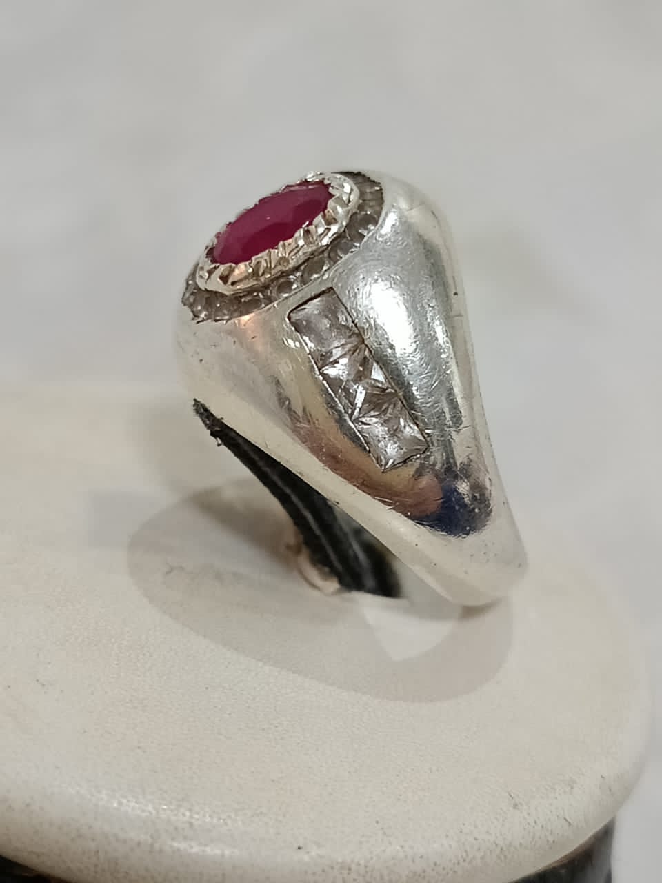 خاتم فضة بحجر ياقوت