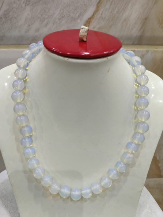 عقد تحفة بحجر أوبال طبيعي