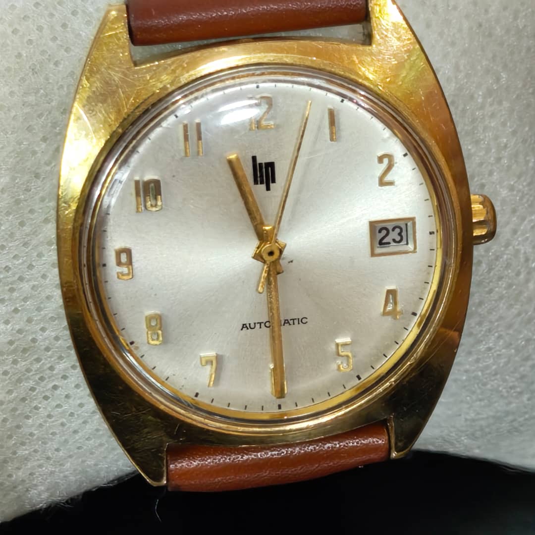 Montre lip automatique original/زوج ملايين ونصف 
38mm
Prix 25000