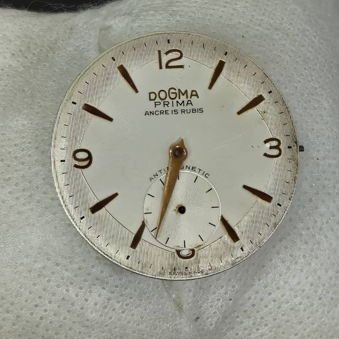 Moteur montre Dogma mécanique 
Prix 5000