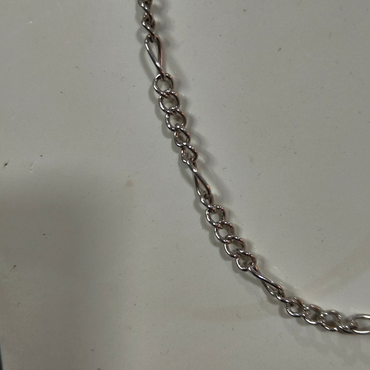 سلسلة معدن
طول مغلق 22cm