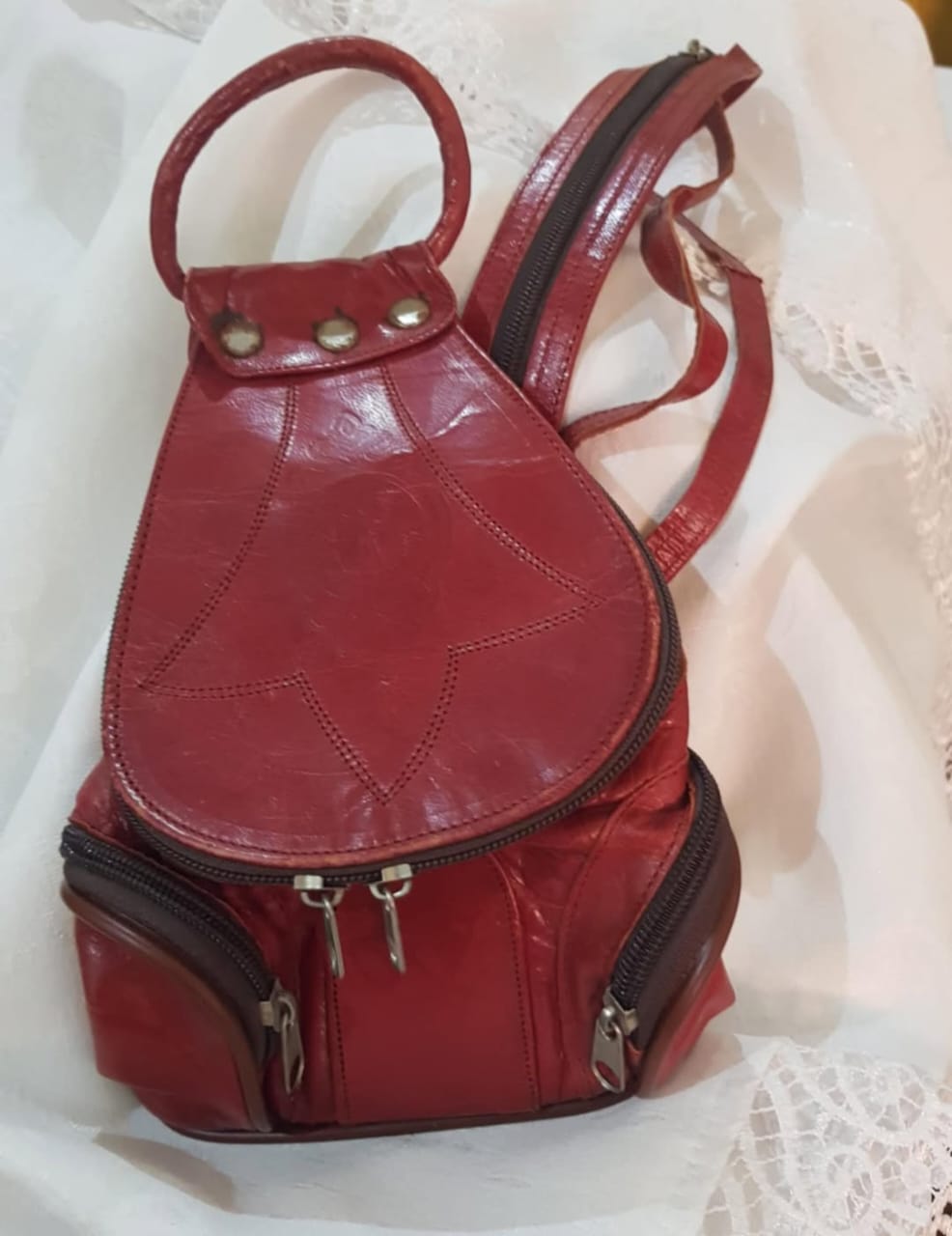 صاك من جلد أحمر طوله 32cm