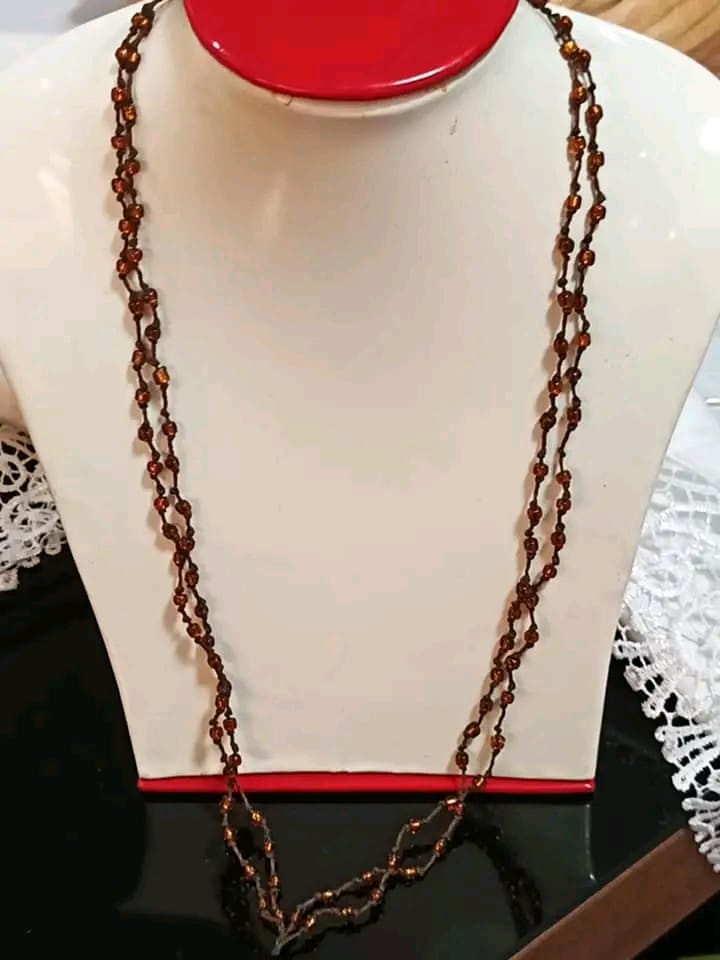 عقد جميل طوله 30cm