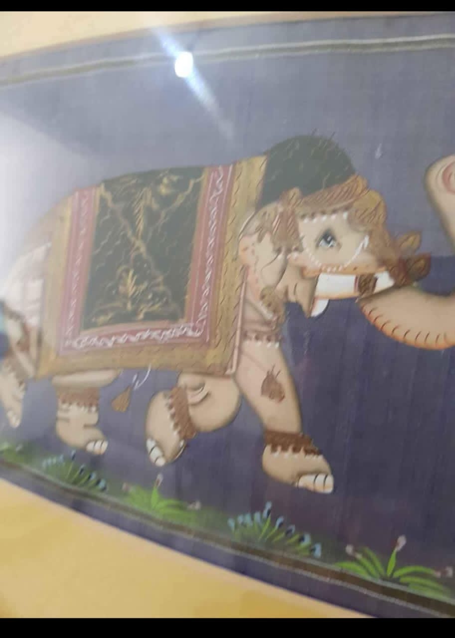 تحفة اصلية قطرها 24cm