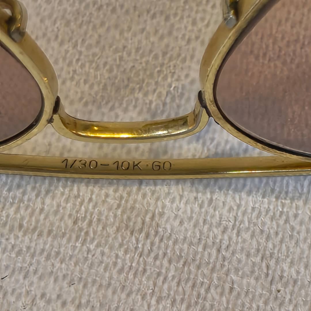Lunette ray ben usa bl 4cison dégradé or /10k
T62
Prix 55000