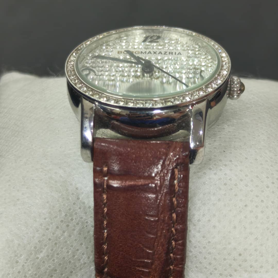 Montre bcbgmaxazria automatique femme original مليون وسبعية 
17000