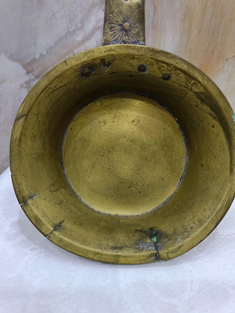 آنية عربية قديمة من نحاس للديكور 
42cm/16cm