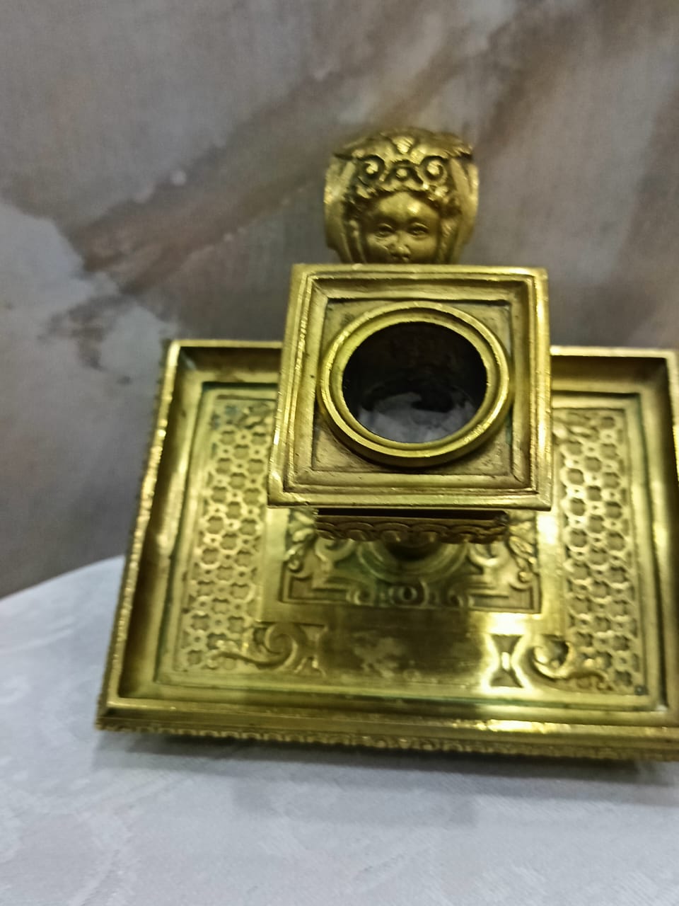pougoire ancien bronze