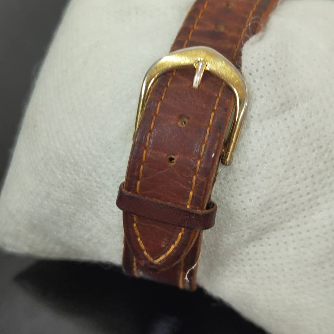 Montre elfa mécanique vintage original 
34mm
Prix 10000
