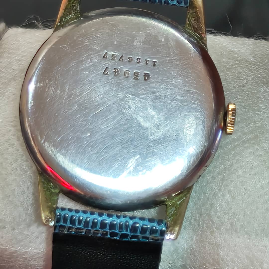 Montre certina mécanique vintage original 
40mm
Prix 25000
