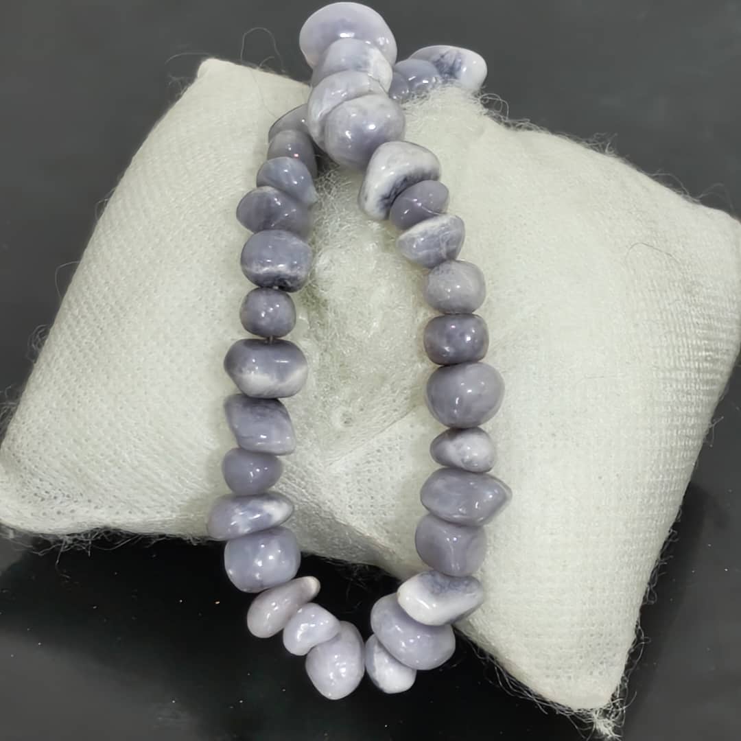 عقد تحفة صغير بحجر عقيق 
طول مغلق 12cm
Prix 5000