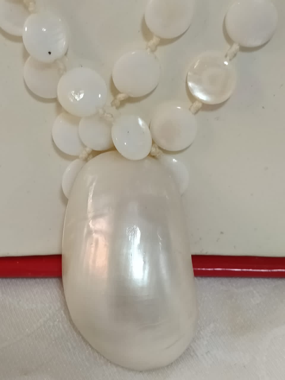 عقد بحري طبيعي تحفة