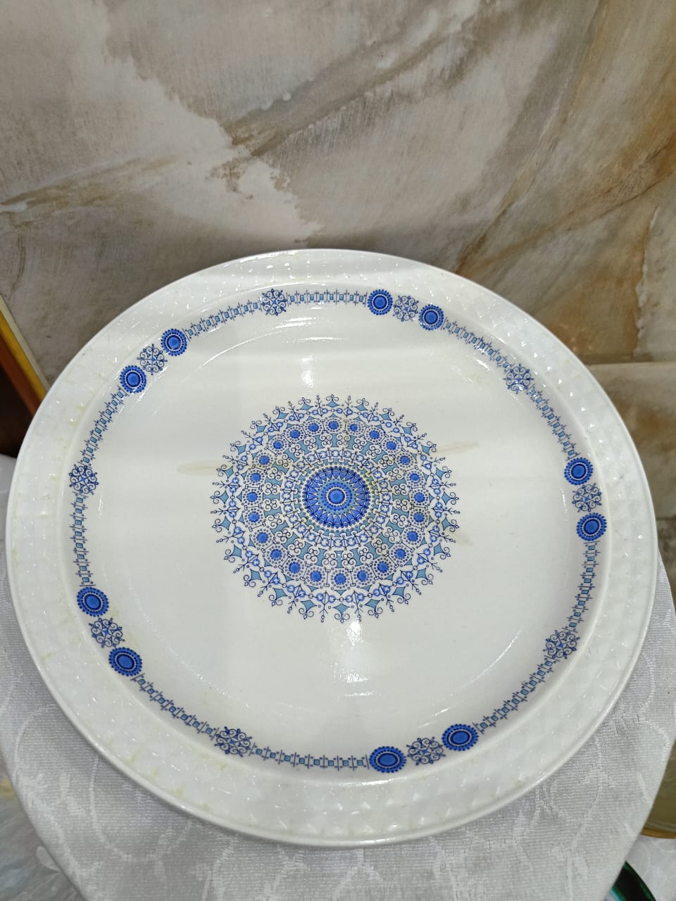 Plat porcelaine ancien andalouse 
26cm