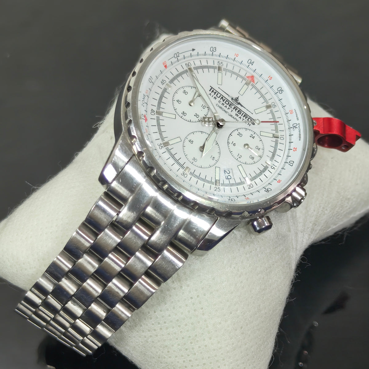 Montre Thunderbirds air craft watch chronograph quartz original/ثلاثة ملايين 
40mm
Prix 30000