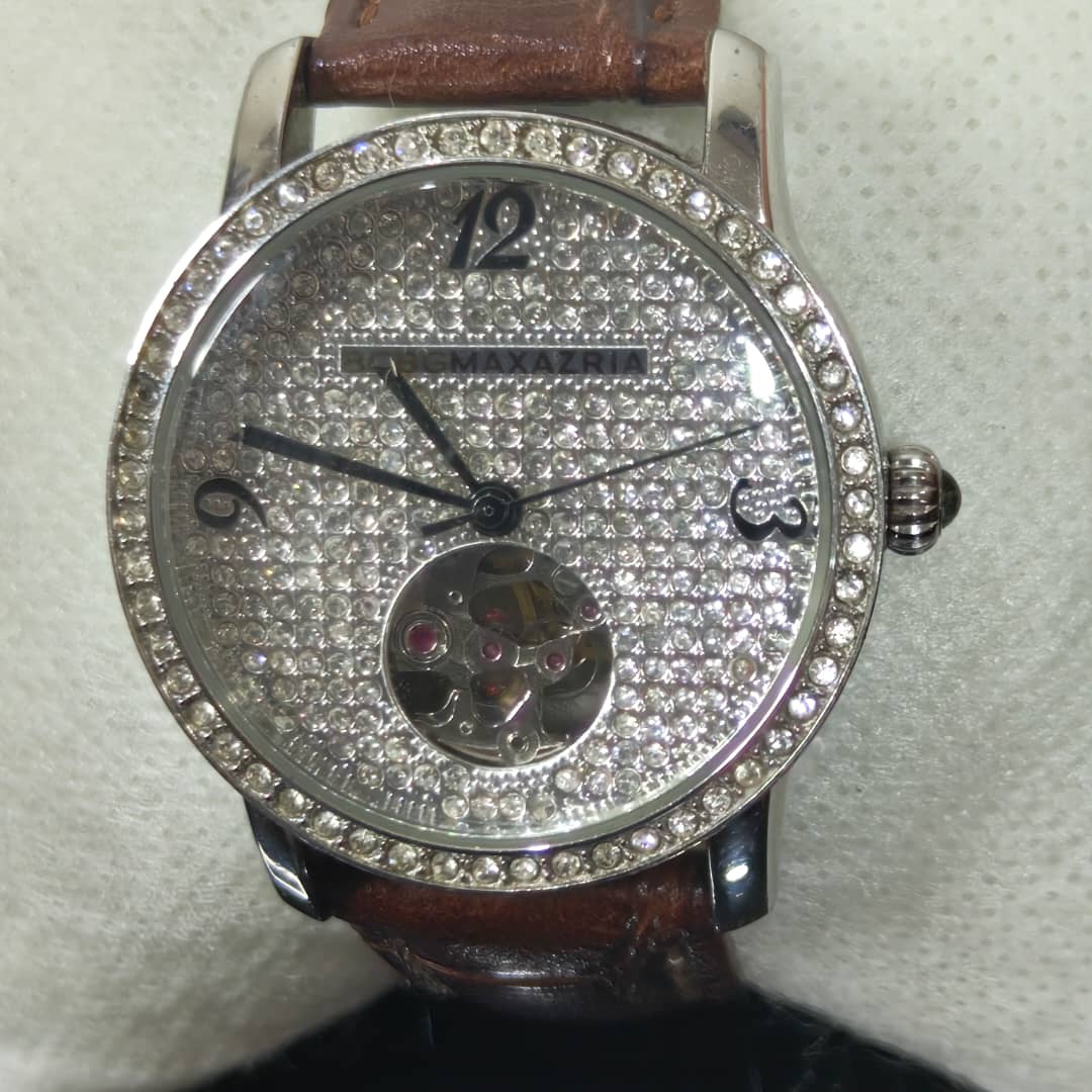 Montre bcbgmaxazria automatique femme original مليون وسبعية 
17000