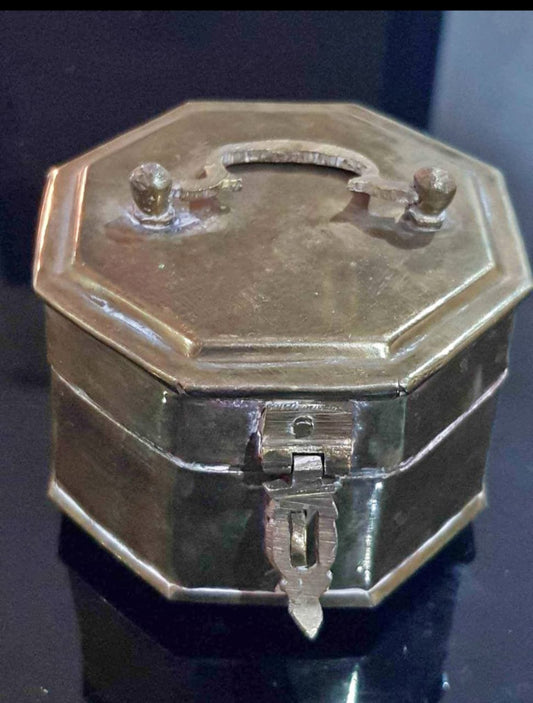 علبة نحاس طولها 16cm
