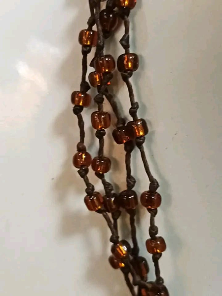 عقد تحفة طوله 23cm