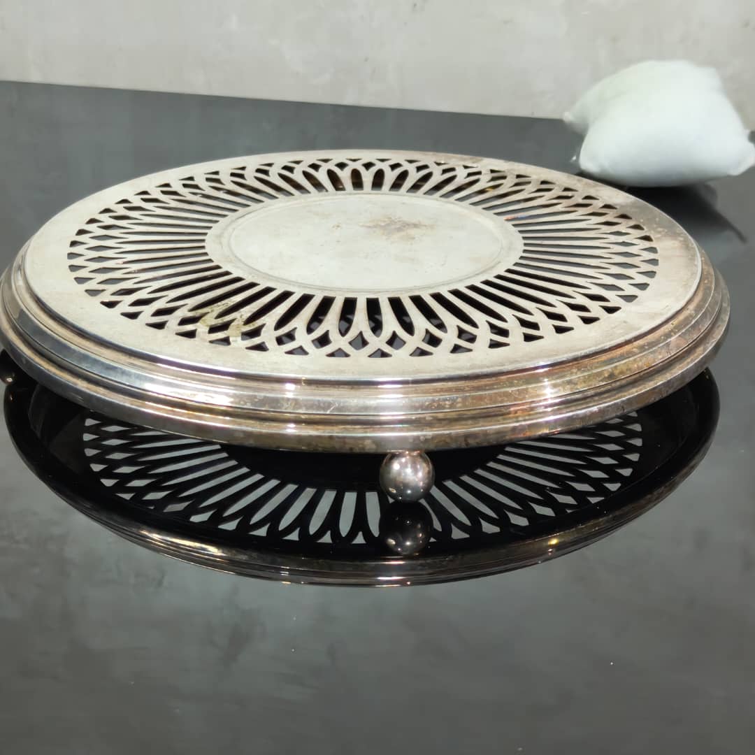 تحفة تغليف فضة 
قطر 25cm
Prix 14000