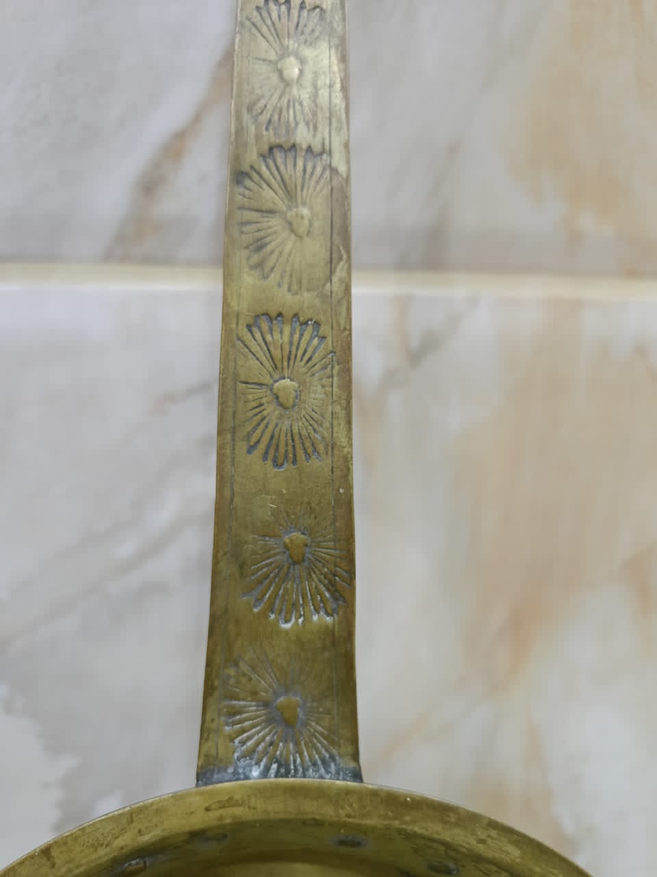 آنية عربية قديمة من نحاس للديكور 
42cm/16cm