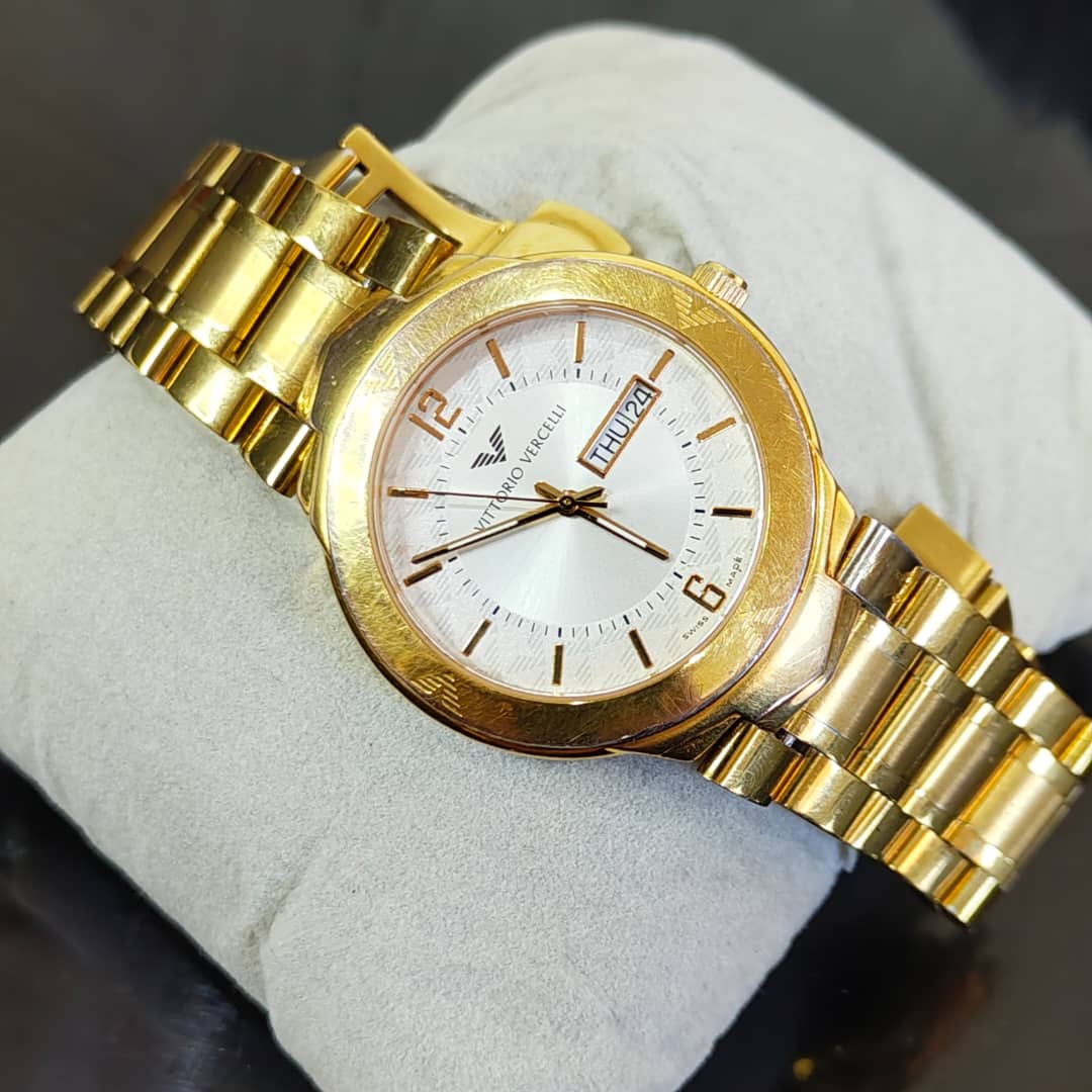 Montre Vittorio Vercelli en plaqué or Quartz original/زوج ملايين ومتين 
40mm
Prix 22000