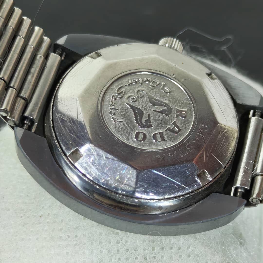 Montre rado céramique automatique original 
38cm
Prix 40000